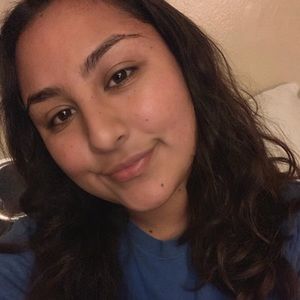 Meet your Posher, Daniela